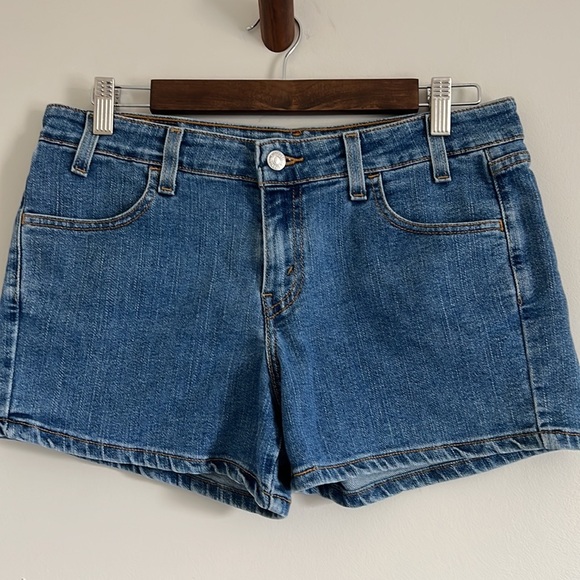 Levi’s Juniors Denim Shorts - Picture 2 of 4